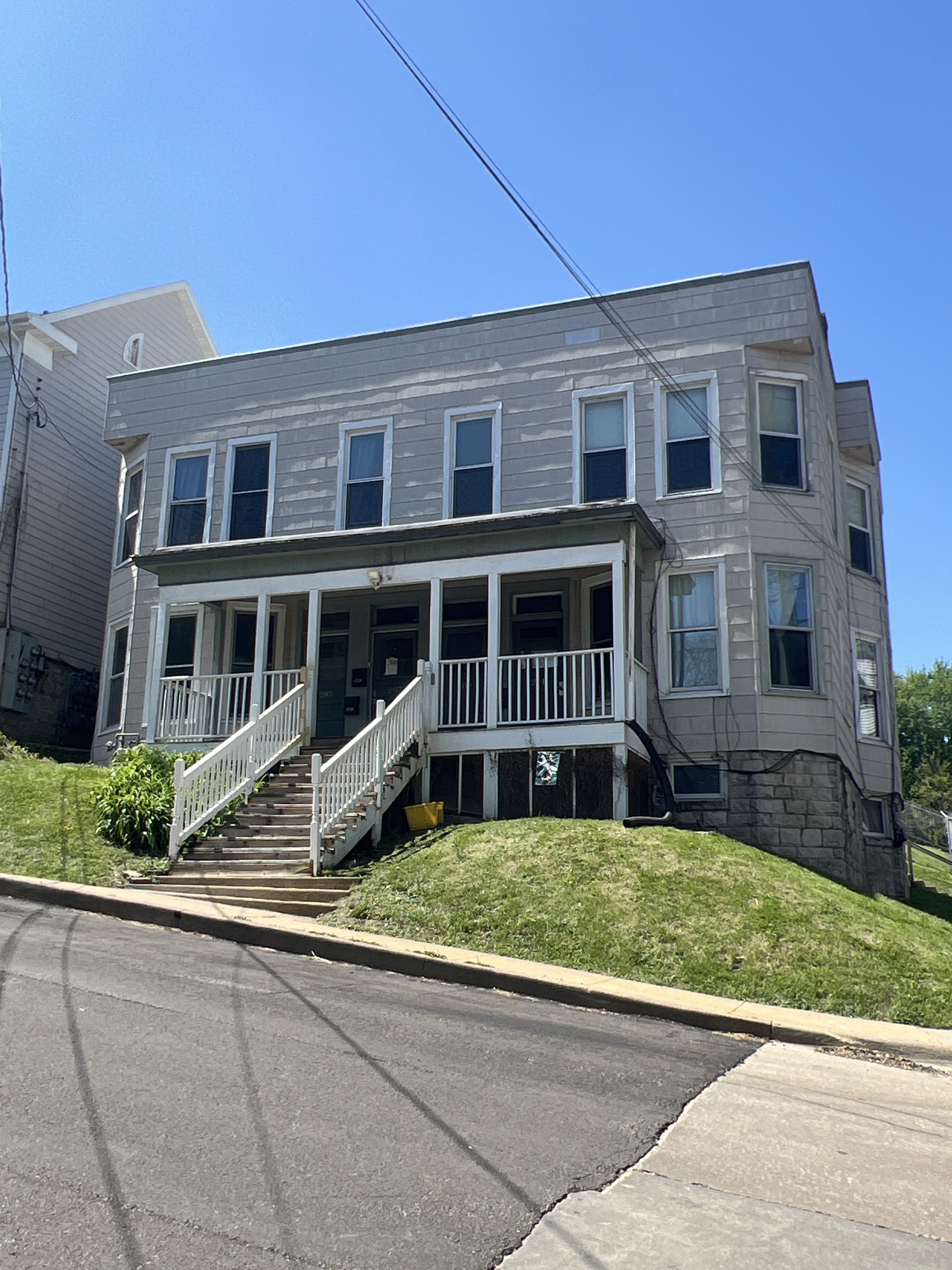 285 Cardiff St.