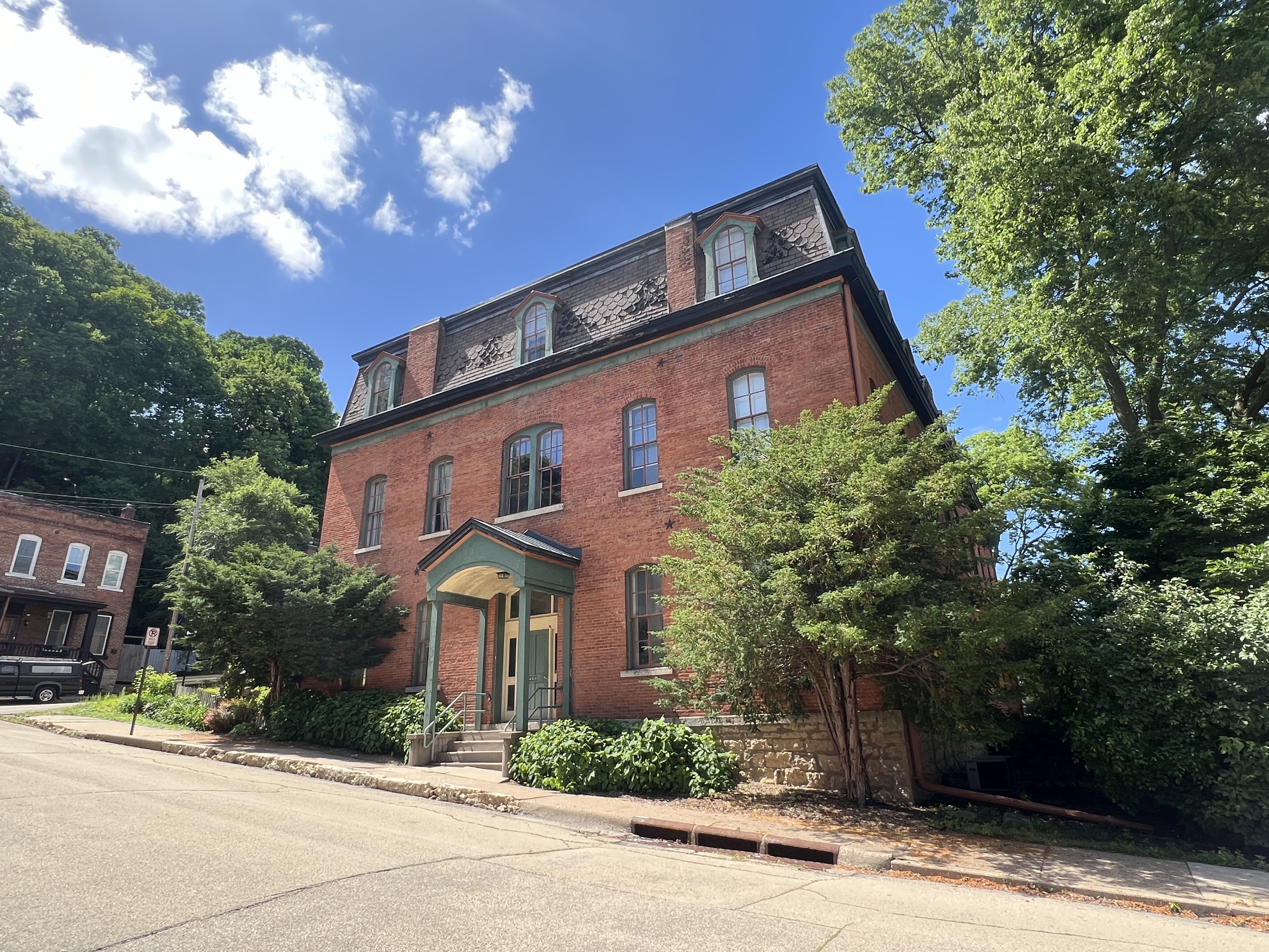 Property main image