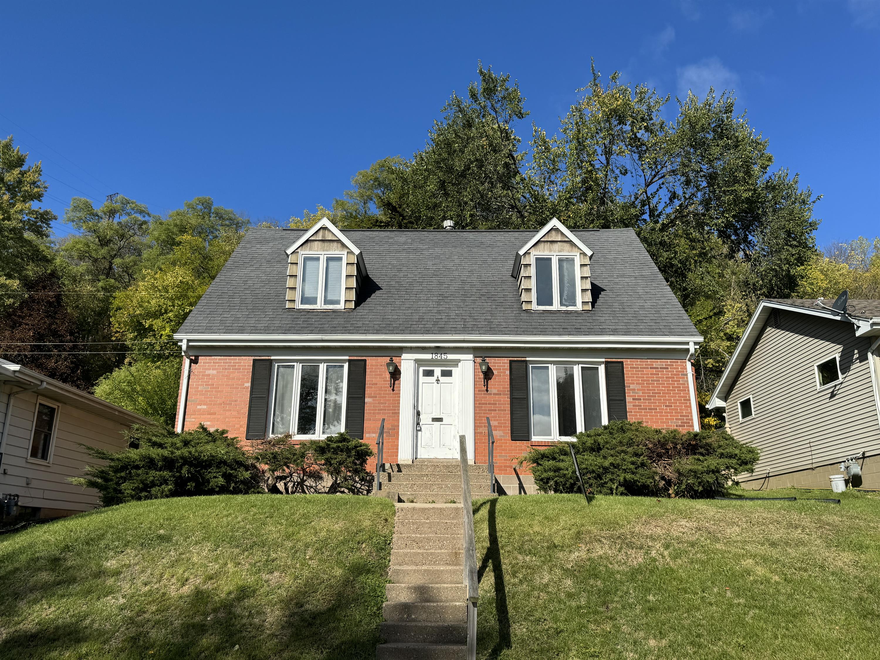 1845 Lincoln Avenue - 1/2