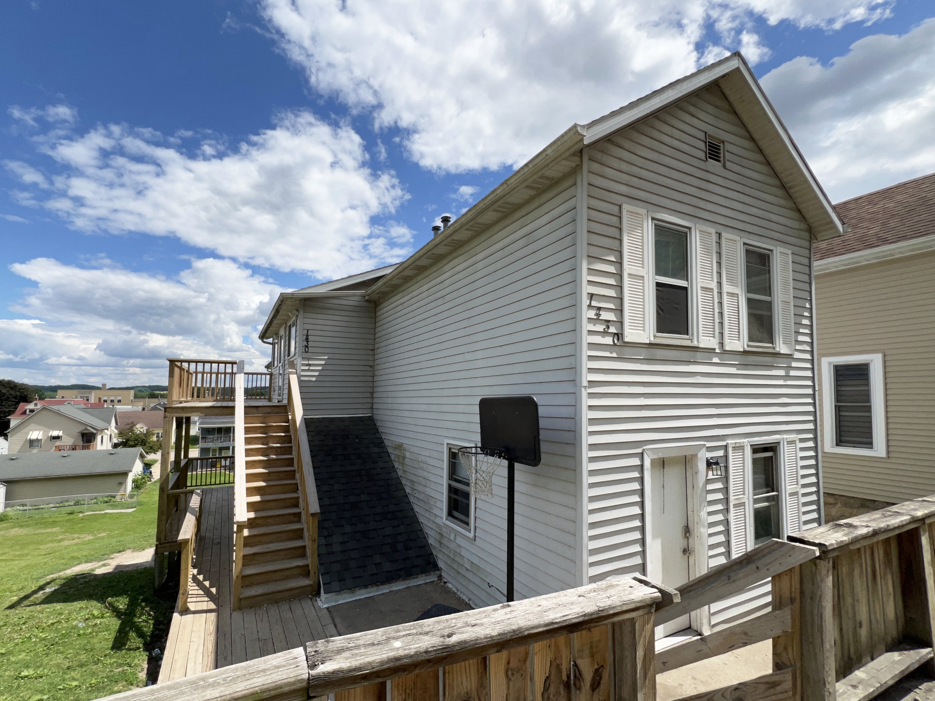 1430 Thomas Place - 1/2