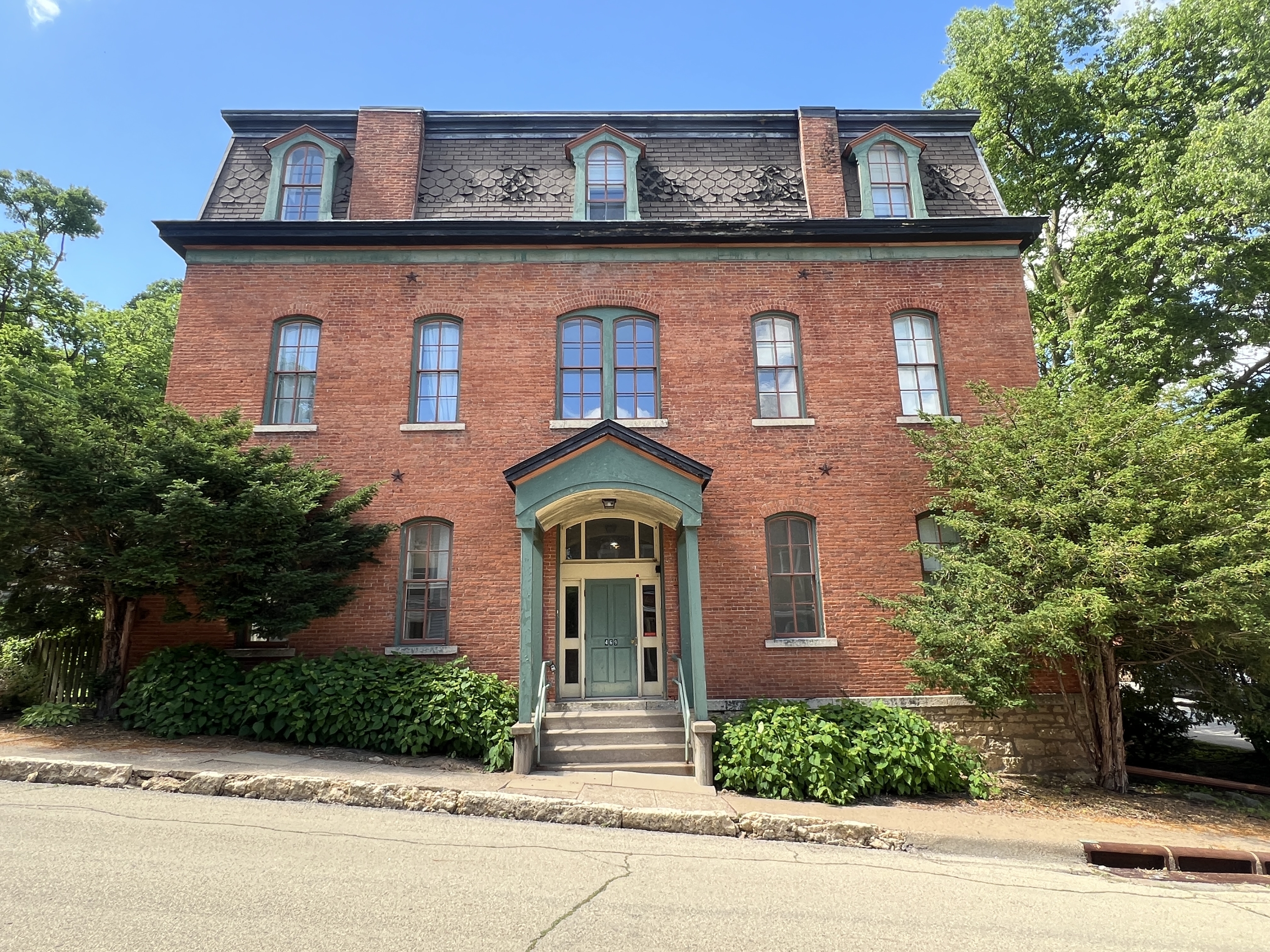 469 Emmett Street unit 33