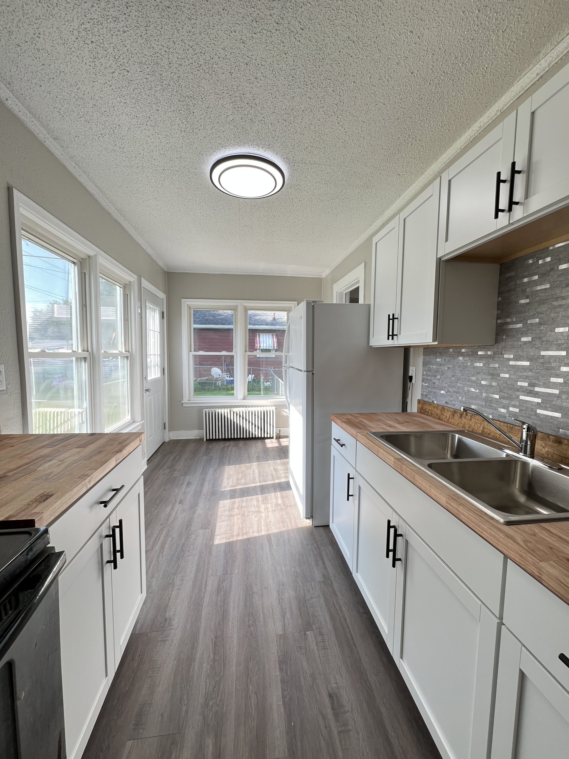 1008 1/2 Rhomberg Avenue